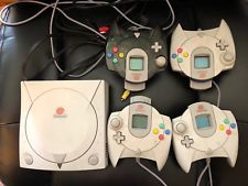 Sega Dreamcast Auction - Huge Dreamcast lot - Console, 4 Controllers, 4 VMU, 30 Games, Keyboard & Mouse