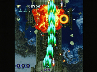 Sega Saturn Game - Strikers 1945 (Japan) [T-14407G] - ストライカーズ　１９４５ - Screenshot #6